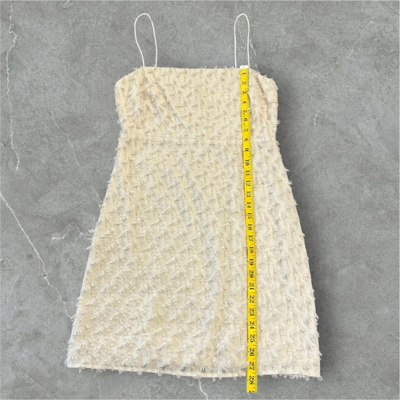 ASTR The Label Livia Textured Eyelash Mini Dress In Cream Size Medium - Picture 6 of 9